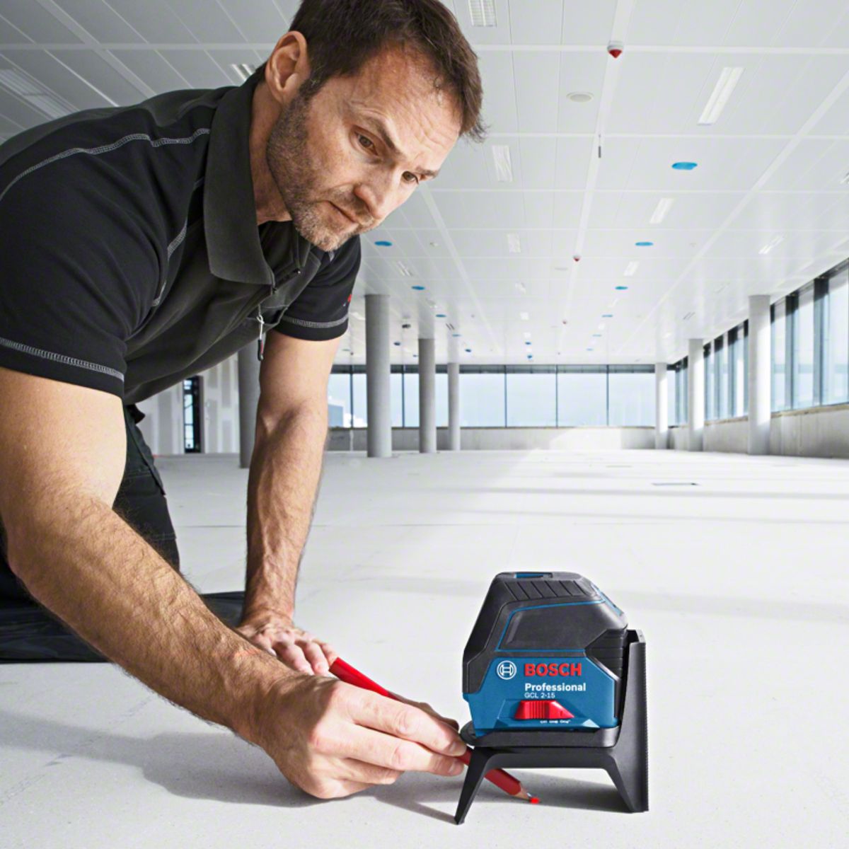 Nível Laser Bosch GCL 2-15 15m com pontos de prumo e suporte